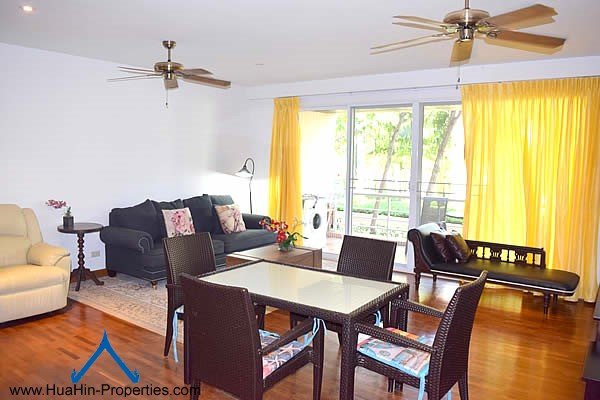 Luxury suite apartment beach front near shopping mall