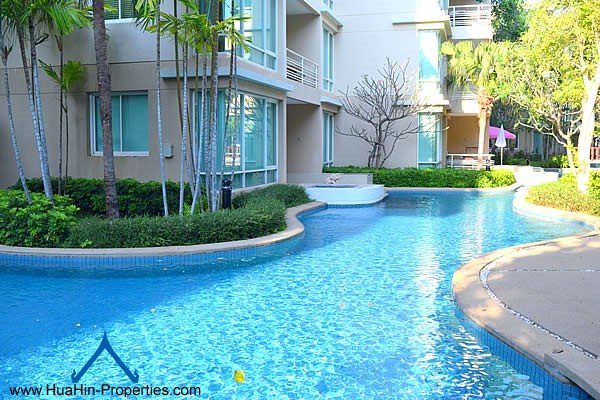 Luxury apartment beach front Hua Hin with sea view