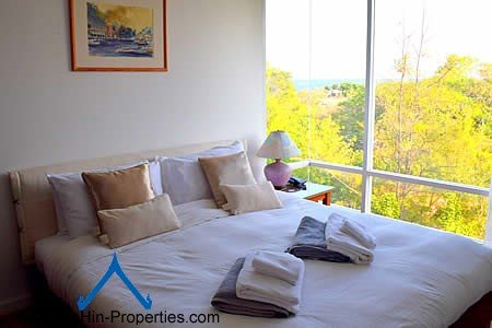 Luxury apartment beach front Hua Hin with sea view